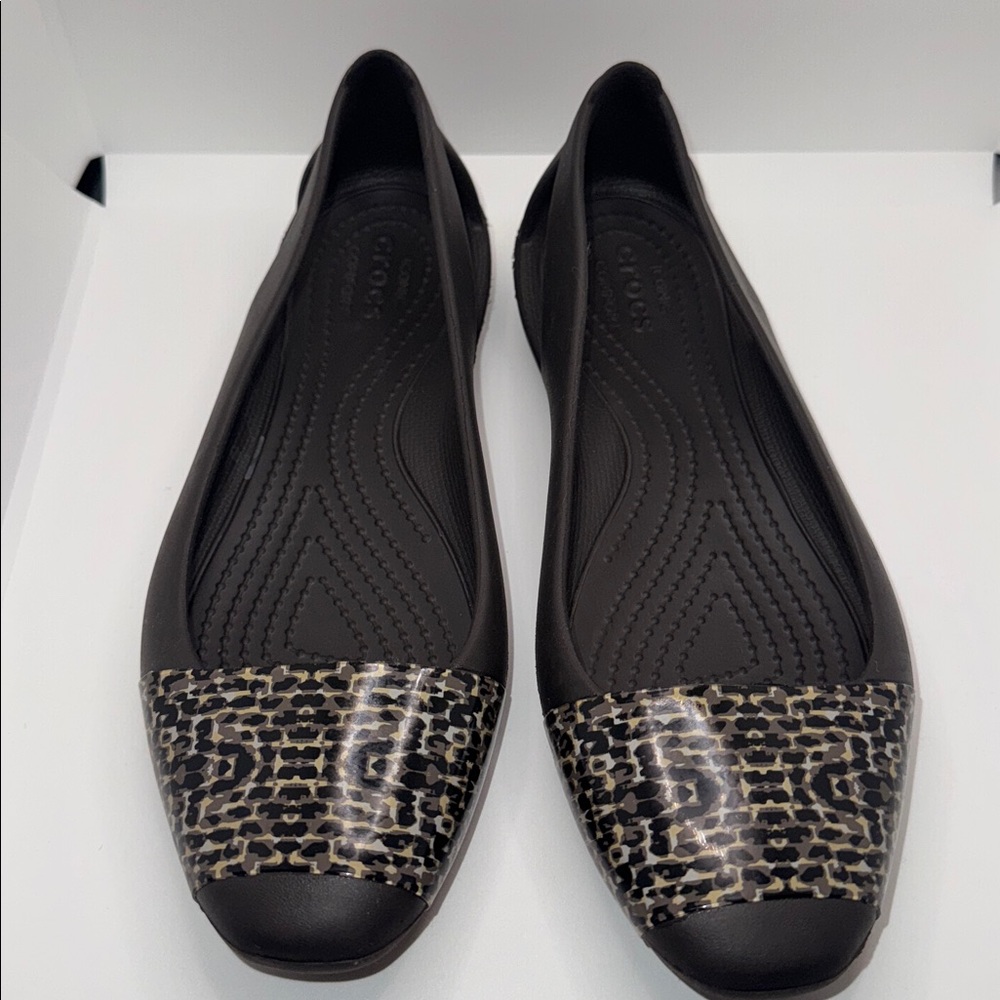 Crocs Sienna Ballet Flats Brown w Leopard Accent Slip On Women’s 6